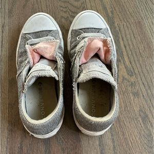 Gray and pink converse with dual tongue. Great shape.